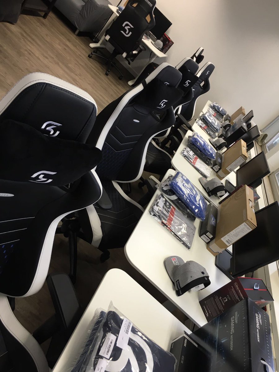 SKGaming's tweet image. We have everything setup for the arrival of our new CS:GO boys! #RUNSKG #VAMOSSK