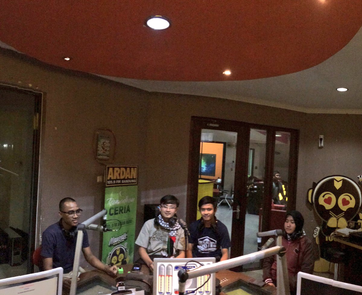 Halu teman-teman Asosiasi Nasyid Nusantara Jawa Barat 😊

Eh umurnya komunitas ini udah 10 tahun! Wooo

#BdgBgt