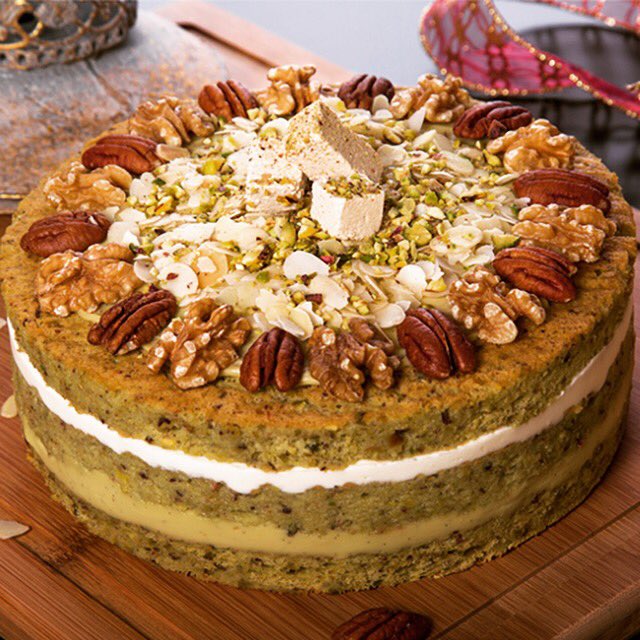 Delicious baked goodies specially for Ramadan on 800flower.ae! 🎂 Pistachio Halawa cake. ☺️
bit.ly/28XN9Zj