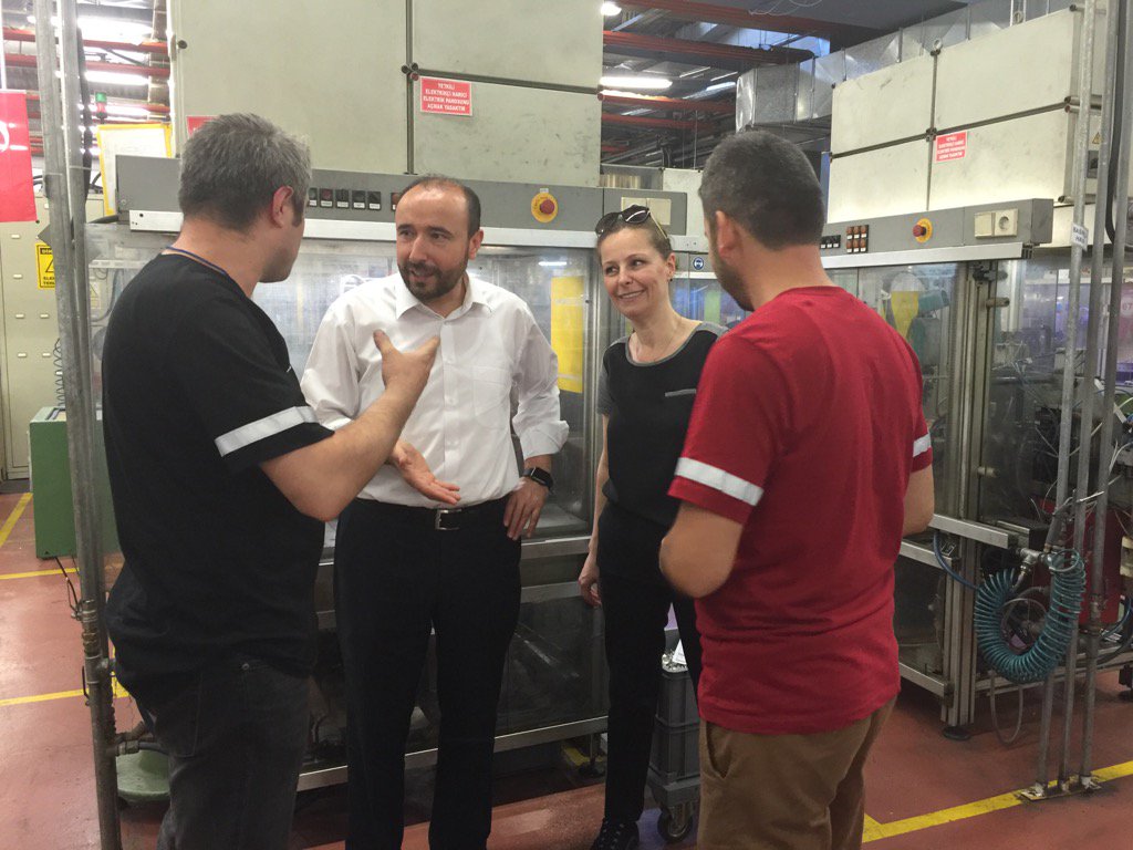 Siemens (Kartal) işyeri 16-24 vardiyasında çalışan üyelerimizi ziyaret ederek Yaklaşan Ramazan Bayramlarını kutladık