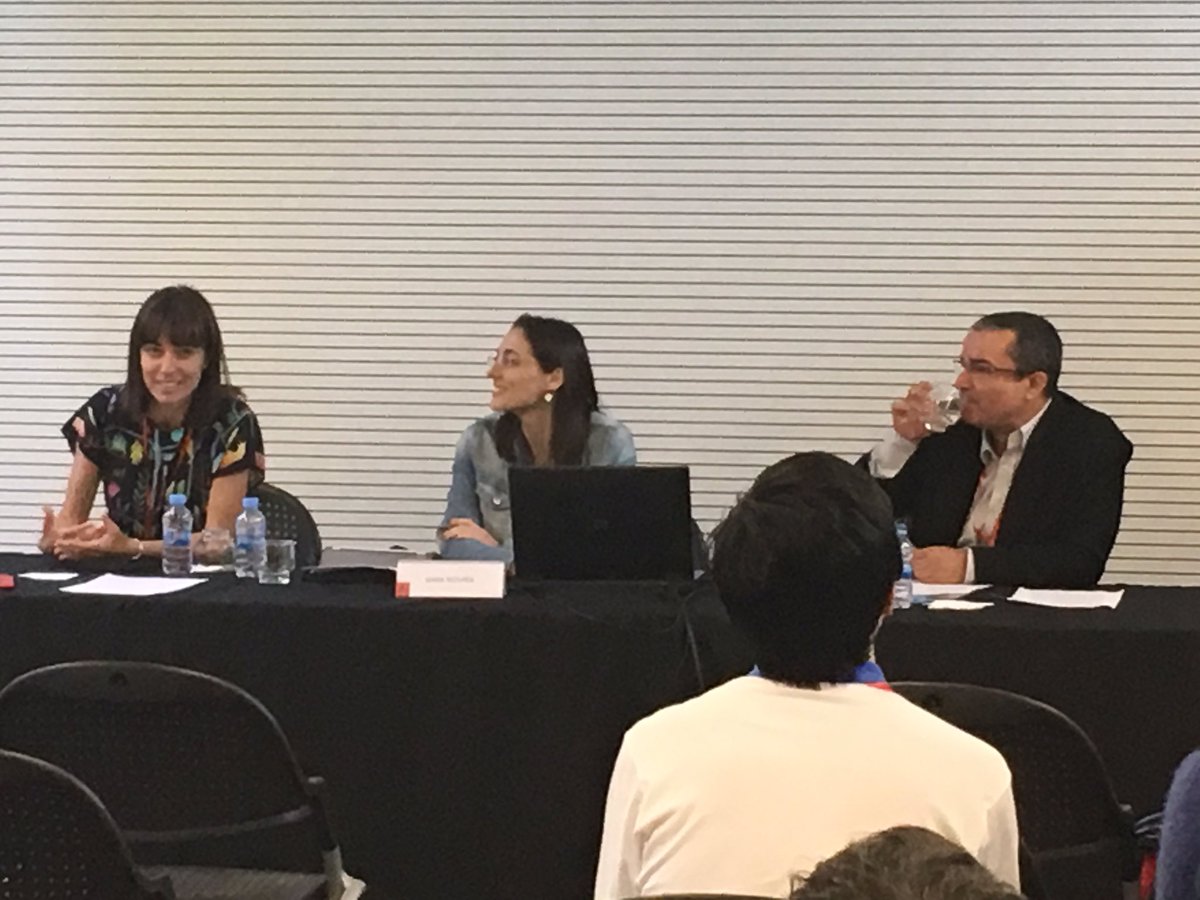 ABusquetsA's tweet photo. 1a sesión tarde. Compartiendo ideas: Jeong-Ciruela-Rovira-Casas @FEIAP @UOCartshum @CasaAsia @RoviraSara #feiap2016 https://t.co/XtUULEIXjn