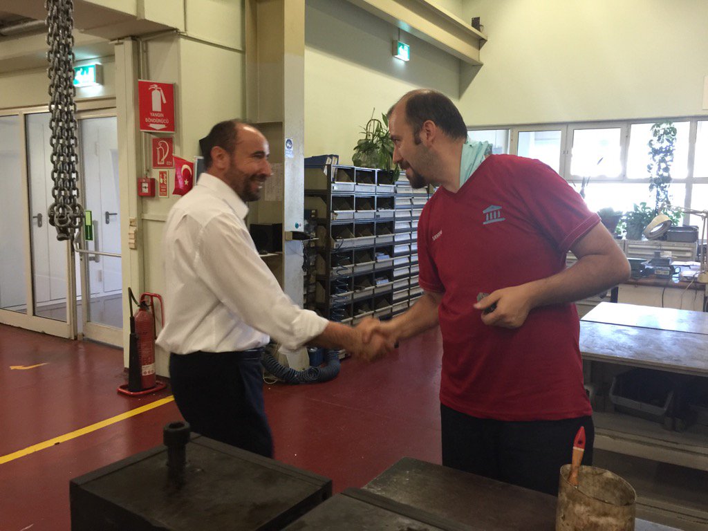 Siemens (Kartal) işyeri 16-24 vardiyasında çalışan üyelerimizi ziyaret ederek Yaklaşan Ramazan Bayramlarını kutladık