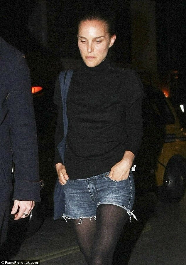 NatPortmanLove's tweet photo. Natalie during a night out at London's Chiltern Firehouse on Friday night 6/24/15. #NataliePortman https://t.co/H6TI5xQVZ8