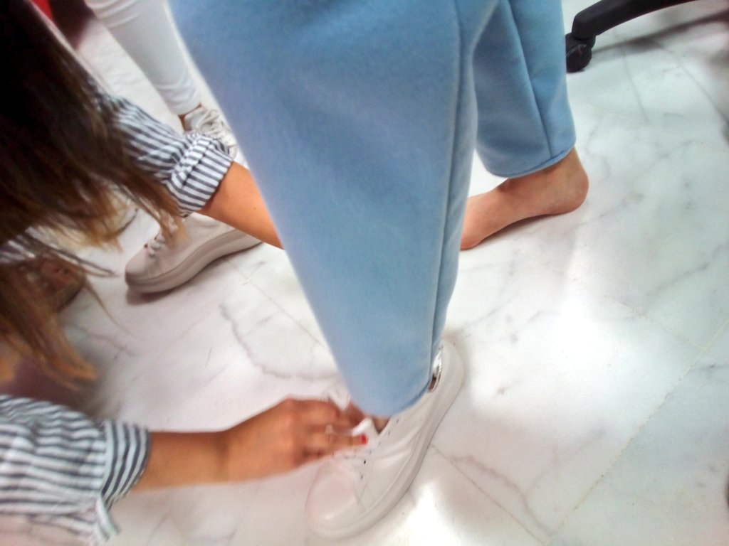 AMOesther's tweet image. Cuenta atrás #fiting #fashionshow #sevillahoy @ModaMove @CeadeLeonardo #icantwait