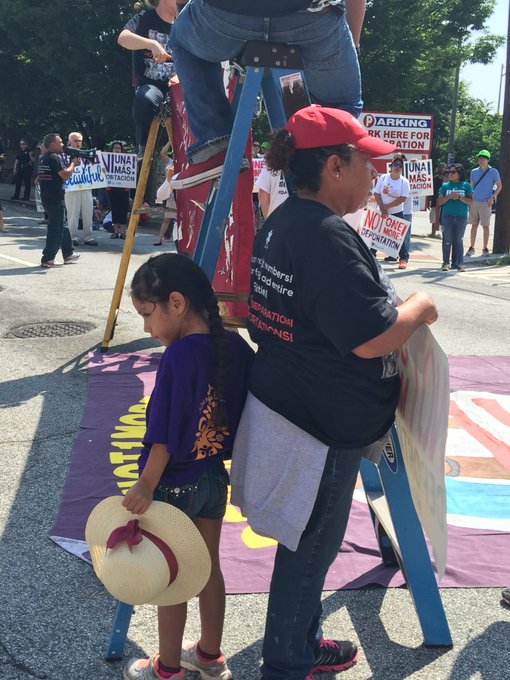 View image on Twitter