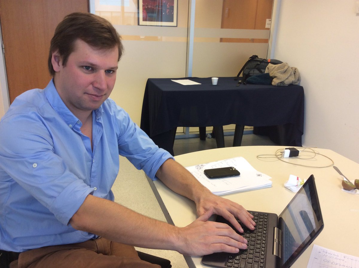 Le agradezco a mi equipo que está trabajando arduamente para que vuelva el suministro de agua de nuestra ciudad.