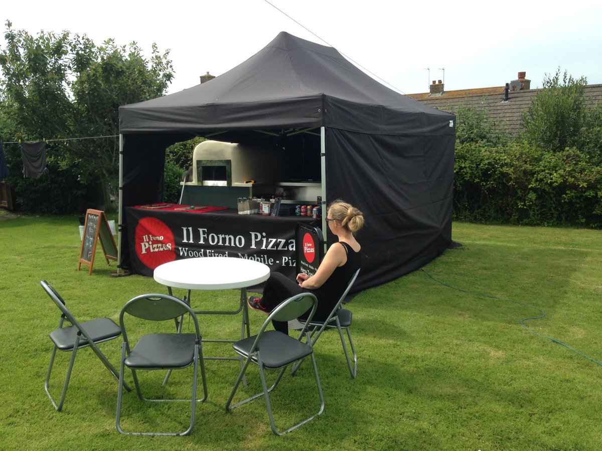 Ilforno_pizzas's tweet photo. Ready to go @CourtFarmHol #Marhamchurch #pizza https://t.co/gIYAsY68da