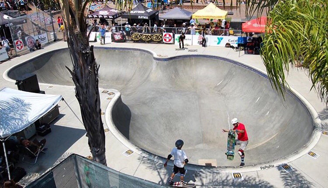 .<a href="/tibsparise/">Mr Tibs</a> in the deep end before the crowds. <a href="/CLASHatCLRMNT/">Clash at Clairemont</a> 📸: Papo. #abec11wheels #GRNTM