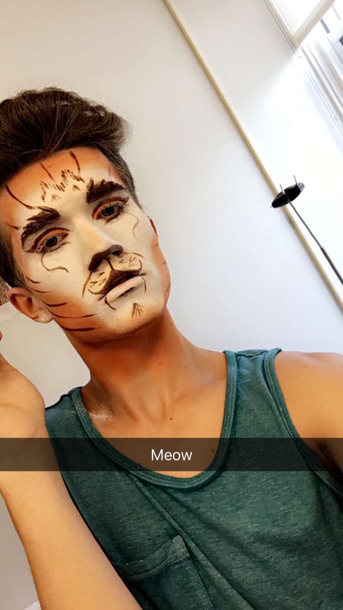 nitty_hall's tweet photo. CATS OPENS FRIDAY!!! DON'T MISS IT!!! https://t.co/Cosc1rKUpr https://t.co/hVNJMu0rje