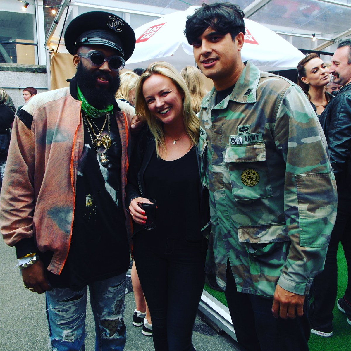 djmarkkavanagh's tweet image. Met @SHAMONCASSETTE and @ARVEENEandMiSK at @InterludeFest at @rhagallery ahead of an awesome set by @DJFlash4eva