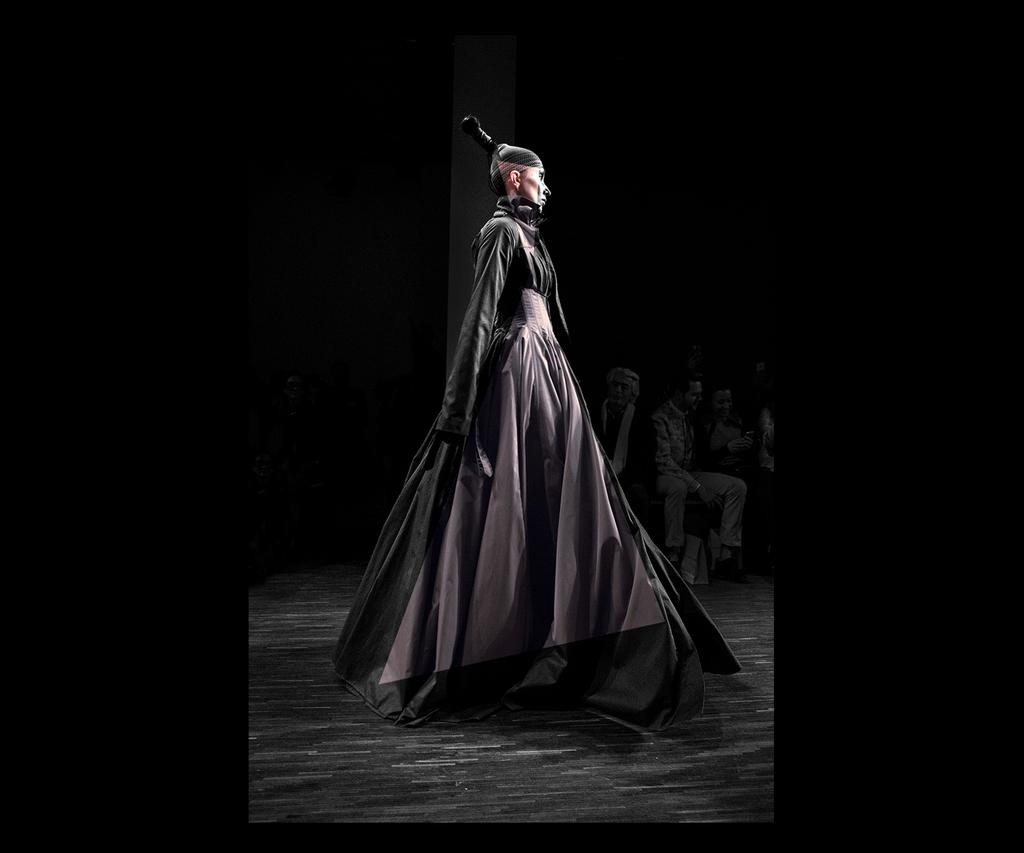 Petrafun's tweet photo. Just saw my pictures of #isabelvollrath in the  #berlinerfenster! See you on Wednesday at #Berlin #MBFWB #catwalk https://t.co/0luZPHYGX9
