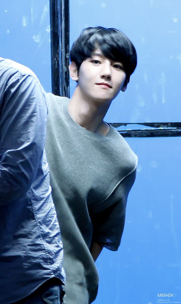 mdzlhcy_'s tweet photo. hq พี่แบคเมื่อวานนี้น่ารักก หน้าใสๆ โบกมือดุ๊กดิ๊กๆ ยิ้มนิดๆ ปากอมชมพู คือไม่ต้องแต่งหน้าจัดก็ดูดีแล้ว 😚😚 https://t.co/gAhLYtttXH