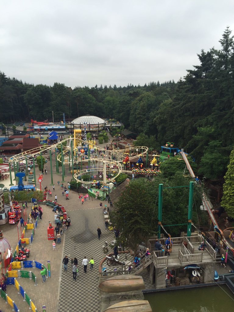 OBSHeidepark's tweet photo. Wij vermaken ons prima! #schoolreis2016 https://t.co/wahqXnbeMq
