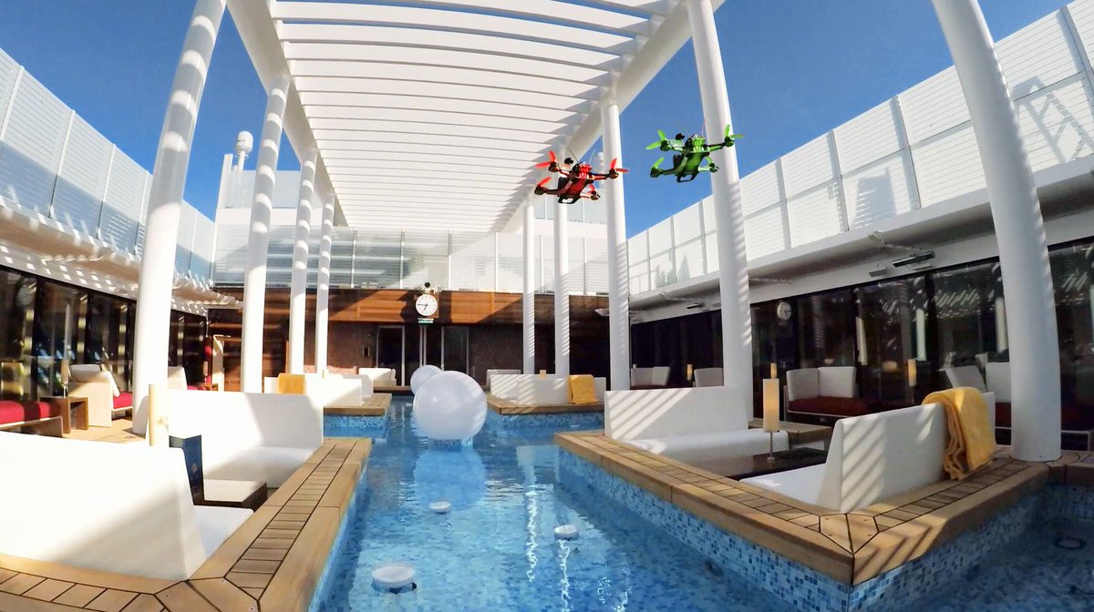 hoteliertv's tweet photo. Coole Marketingidee: Drohnenrace zeigt ungewöhnliche Luftaufnahmen
https://t.co/gVQ8VKBJn4 https://t.co/cW9LPKnciB