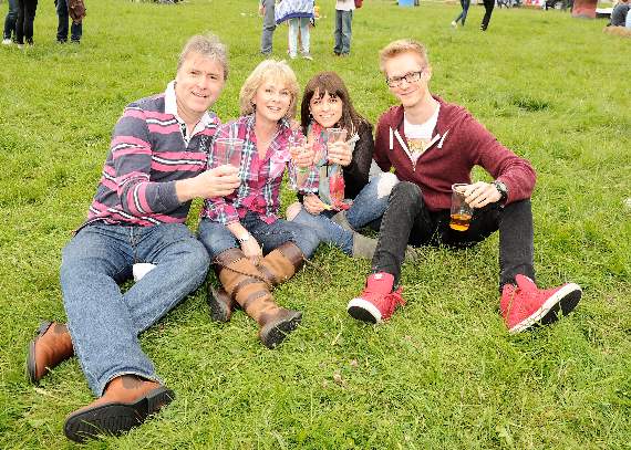 Great pics from <a href="/farnhamherald/">Farnham Herald</a> in this article on <a href="/Rookwoodfest/">Rookwood Festival</a> buff.ly/29fDOfq #2MillionSteps #festival