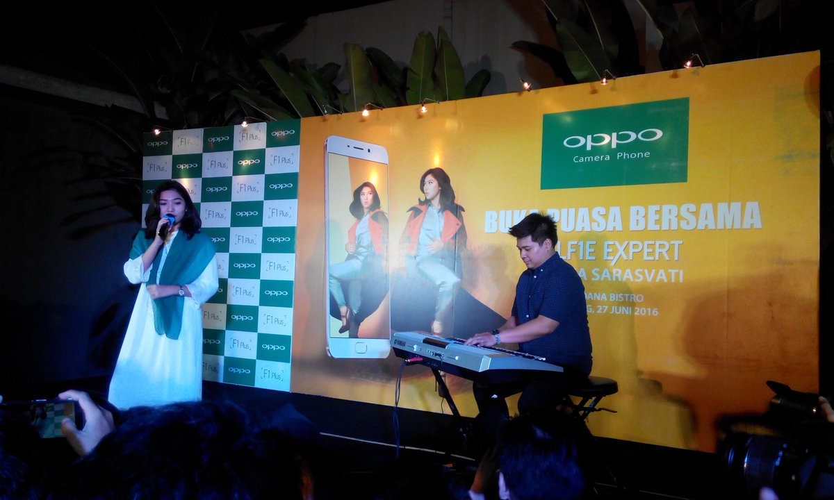 Saungandroid's tweet image. Abis kenyang makan, tinggal nikmatin performance mba isyana,,, syalala 😋 #BukberOPPOxIsyana @OPPOCommunity