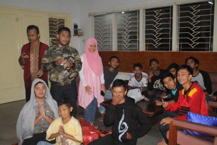 fbryntttt's tweet photo. #Bu-BarStatistika #12IPA2 #iniKita #statistikaboys #angkatan8 โค @Statistika_67 @alifalmuqsithu @MaelaniAmalia https://t.co/llXIScYioS