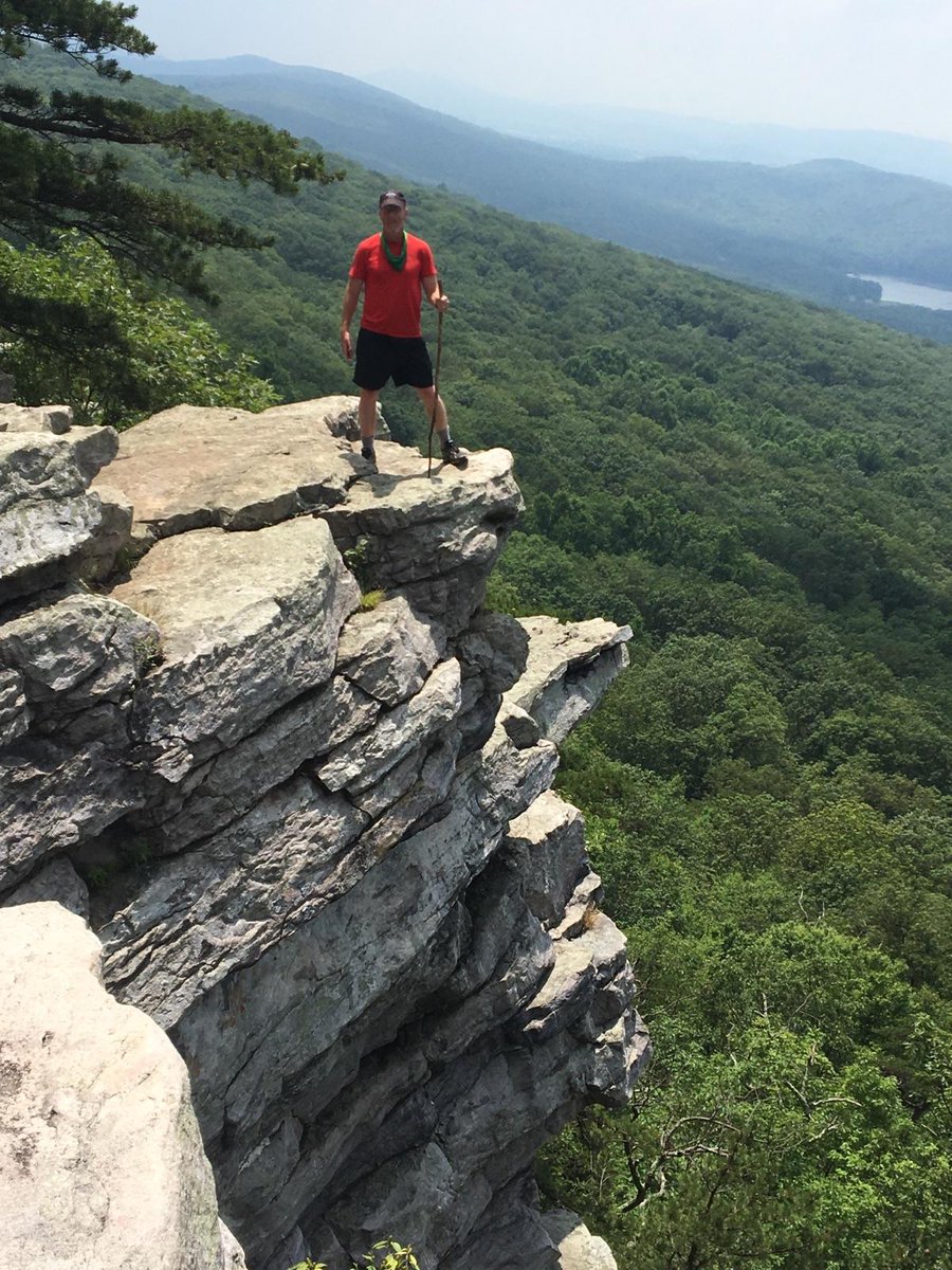 RapidStartLdr's tweet photo. Just back from backpacking 112 miles on the Appalachian Trail.  It's a great, big, beautiful country out there! https://t.co/zHMSkQD9DD