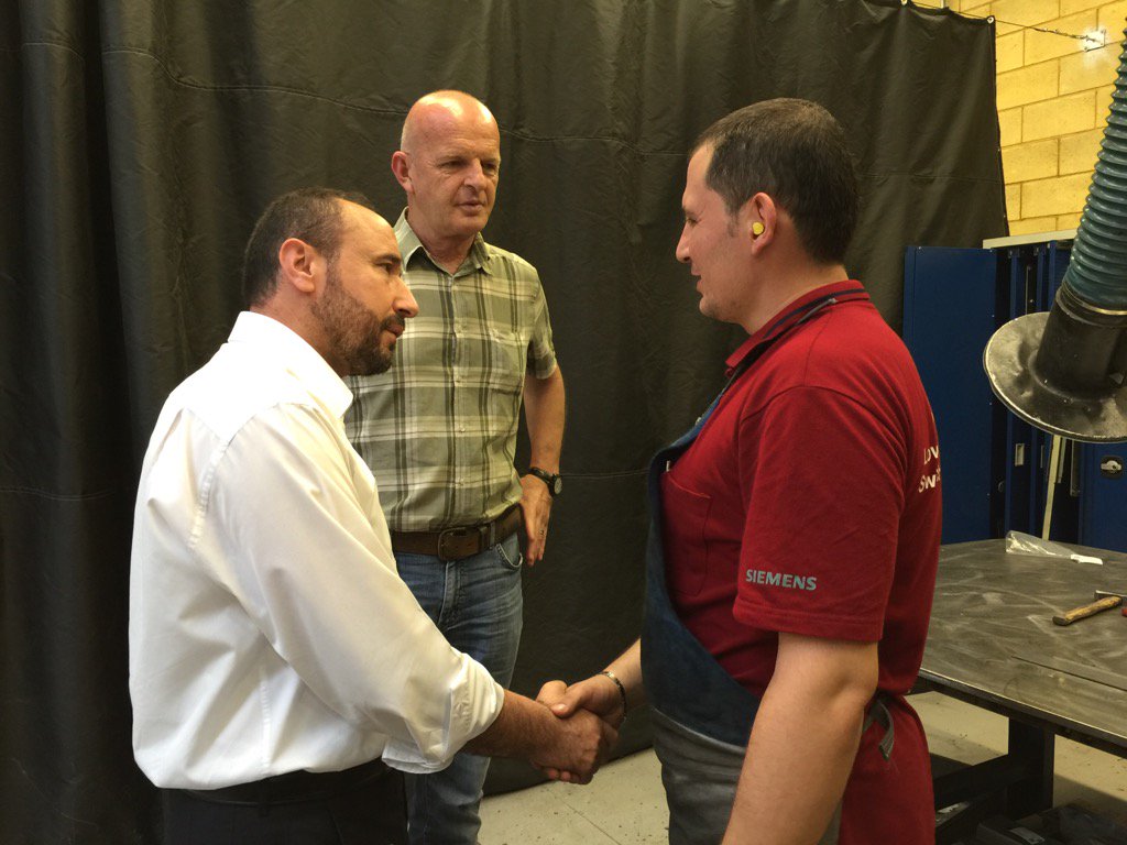 Siemens (Gebze) 15:30-23:30 vardiyasında çalışan üyelerimizi ziyaret ederek Yaklaşan Ramazan Bayramlarını kutladık.