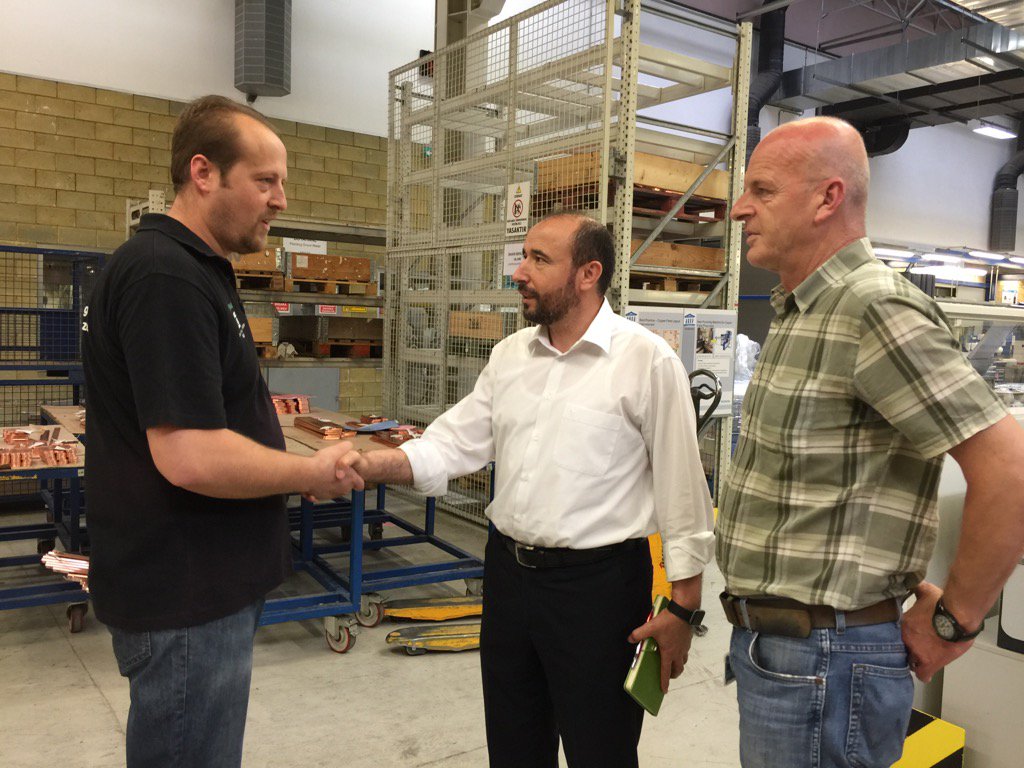 Siemens (Gebze) 15:30-23:30 vardiyasında çalışan üyelerimizi ziyaret ederek Yaklaşan Ramazan Bayramlarını kutladık.