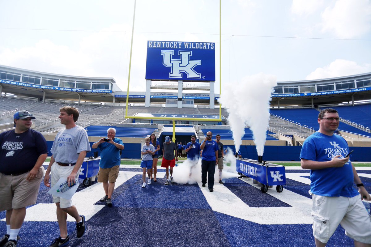 UKTix's tweet photo. We had a great time with @UKFootball season tix holders at Saturday's #CWStour!

📸 GALLERY: https://t.co/aFl7BeKyNE https://t.co/JDvl8P4B71