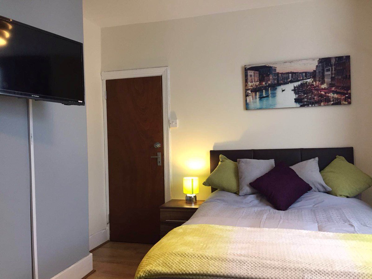 RentManagerLLP's tweet photo. 5 Stunning, fully furnished bedrooms available in SE2!

https://t.co/IhgrjRCnUH https://t.co/7zlpKnkufd