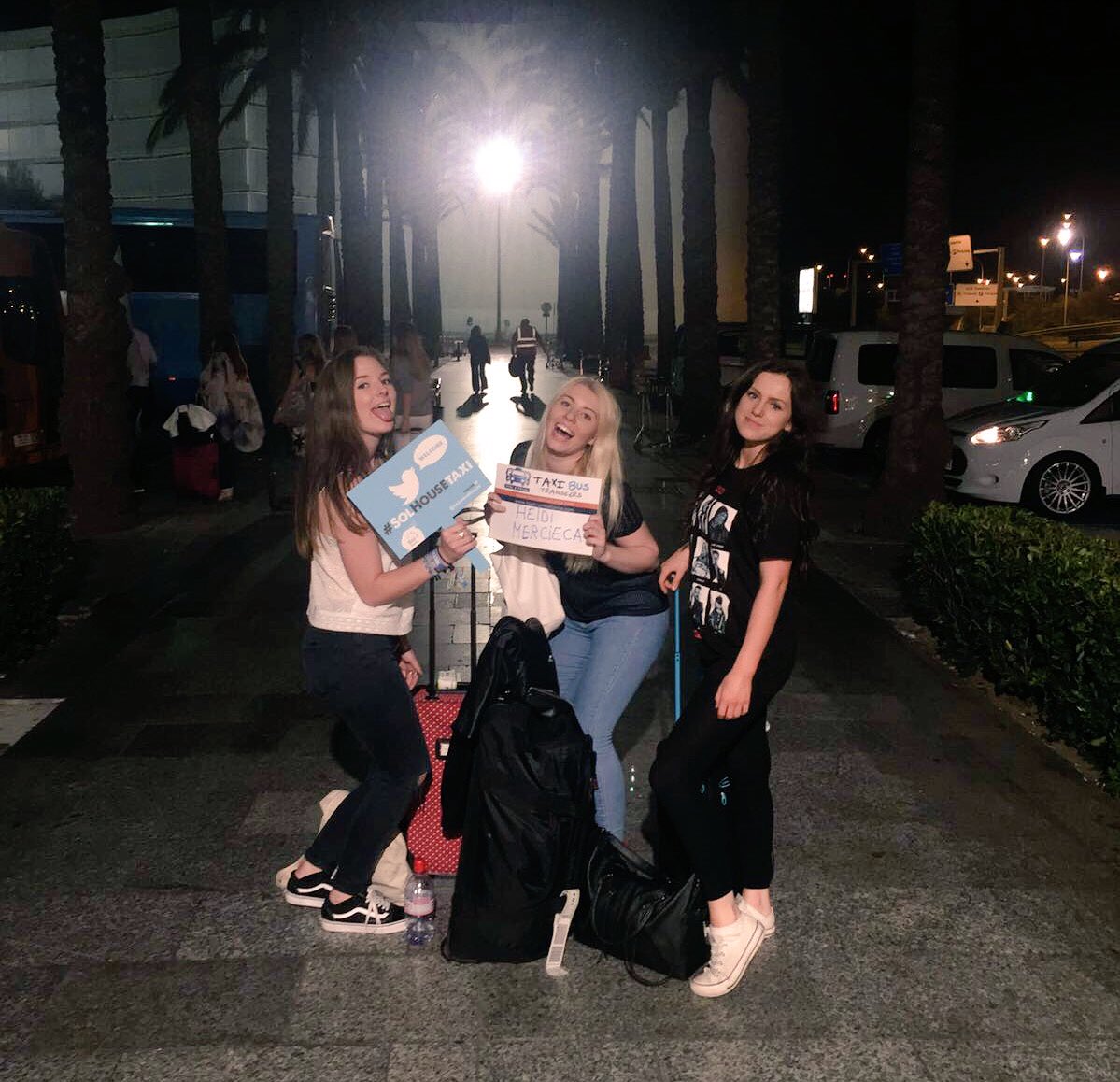 SolHouseCalvia's tweet photo. Welcome @HMercieca &amp; girls! 
Did you enjoyed your #SolHouseTaxi at your arrival last night? It seems so 😜👍🏻🚖 https://t.co/SkJwv21luq