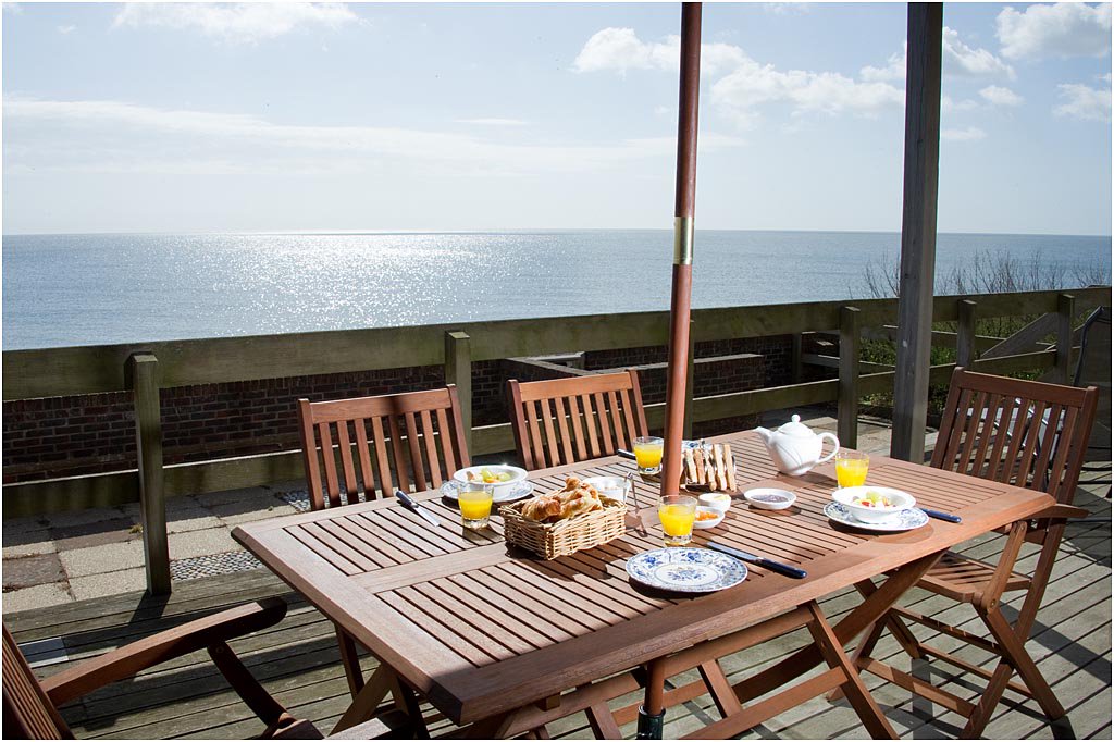 *Last Minute Availability* Beach Lodge - Beachfront location, Dog Friendly, Sleeps 6 bit.ly/28ZVE6i