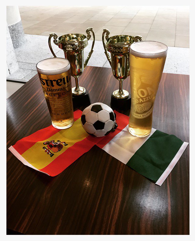 CBPaternosterSq's tweet photo. We are showing #EURO2016 Spain vs Italy - @EstrellaDammUK vs @peroniuk  Who is going to win? https://t.co/X1PV6UT1GK