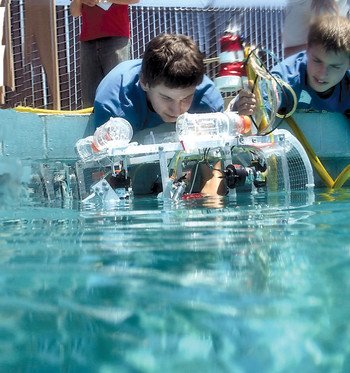 Student-designed robot could be the first to explore Europa's oceans buff.ly/28TMWdU