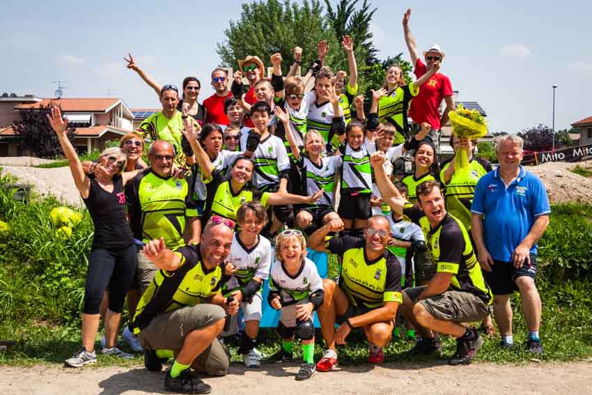 Pelle d'oca.Non seguire il sentiero 
TRACCIA IL TUO SOLCO.Perché andare in bici è arte.Grazie !