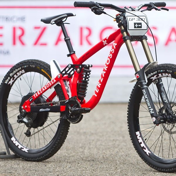 MONGINEVRO,16-17 LUGLIO PRESENTAZIONE TERZA ROSSA E-BIKE da Competizione  IN OCCASIONE della prova dh francese