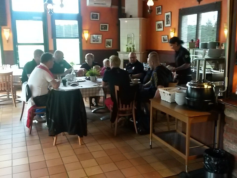 argcgolf's tweet image. Pelaajat hiovat taktiikoitaan ennen lähtöä ensimmäiselle kierrokselle #24hgolf #argc