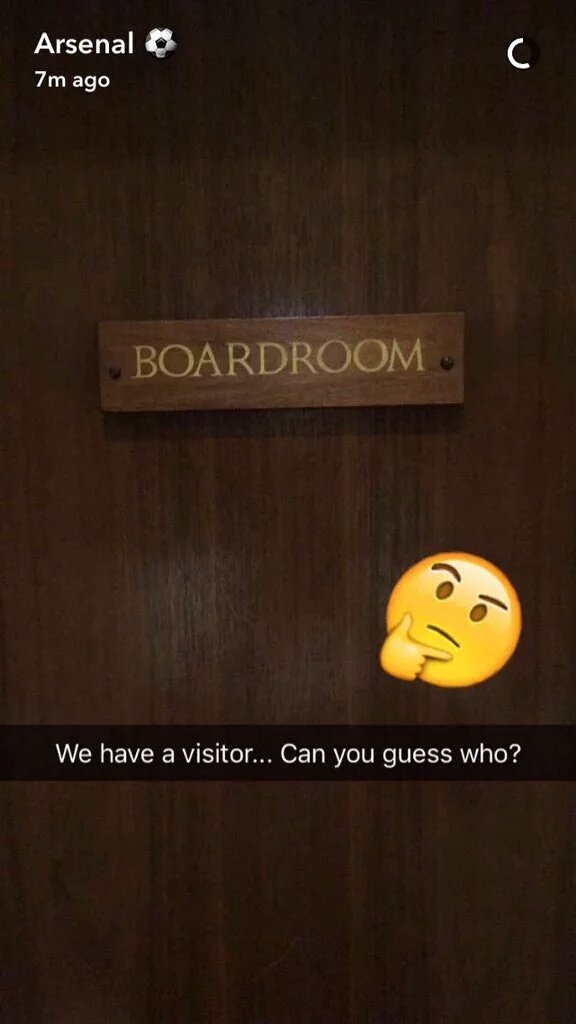 AIS_BDG's tweet photo. Granit Xhaka lagi di London via Snapchat Arsenal. https://t.co/c7XppgJBVD