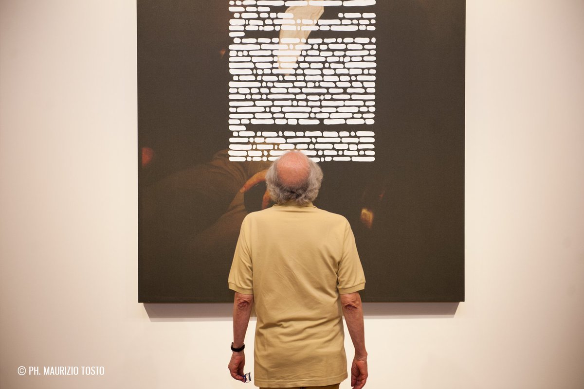 gallerieditalia's tweet photo. Alcuni scatti fatti nel caveau di Milano dove Isgrò ci ha raccontato cosa si cela dietro il gesto della cancellatura https://t.co/HmouF3FZt1