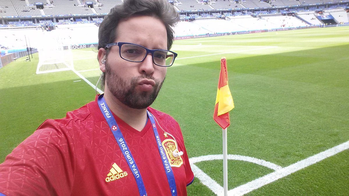javi_nemo's tweet photo. I AM READY! Desde aquí os leo! #TodosConEspaña #EuroNemo2016 https://t.co/Zy4n53QEGg