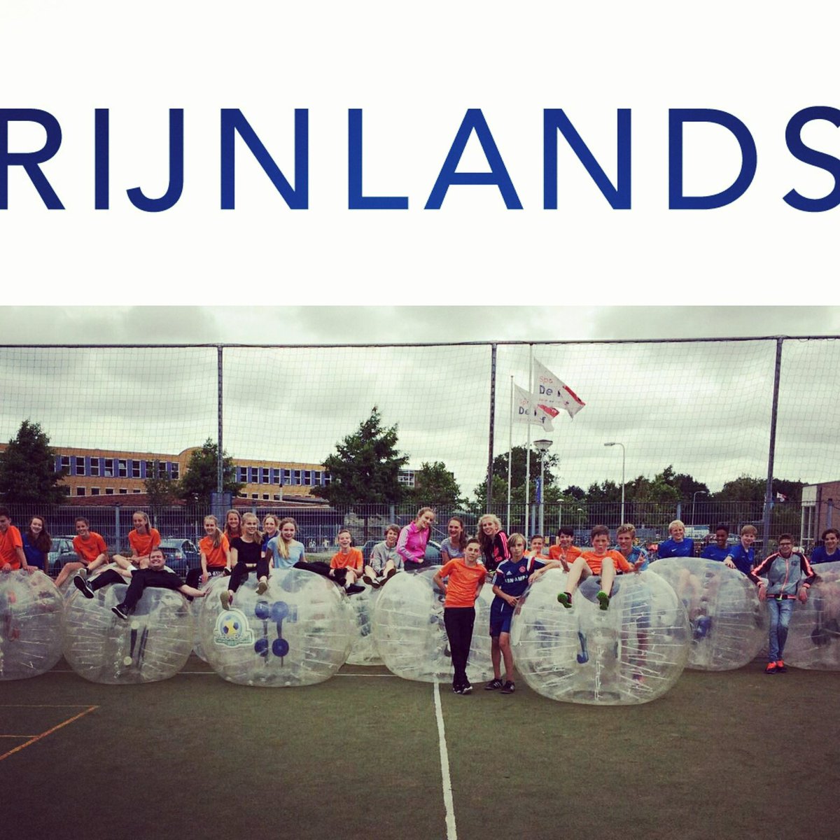 JRWestra's tweet photo. Afsluiting van het jaar met mijn mentorklas B2c. Jullie waren een topklas! #Bubbelbal #rls https://t.co/njuYDpVupp