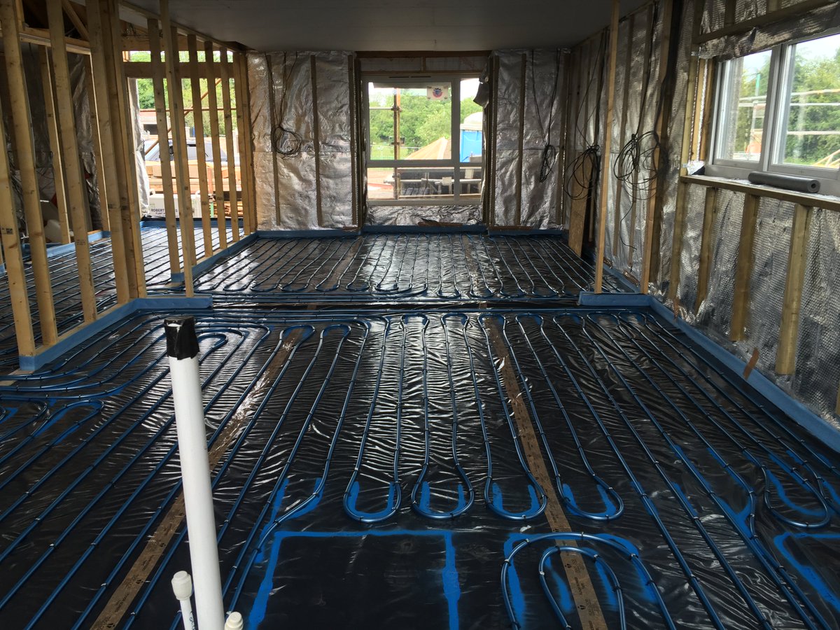 RobotUFH's tweet image. Nice bungalow completed, screeders started this morning, customer delighted.