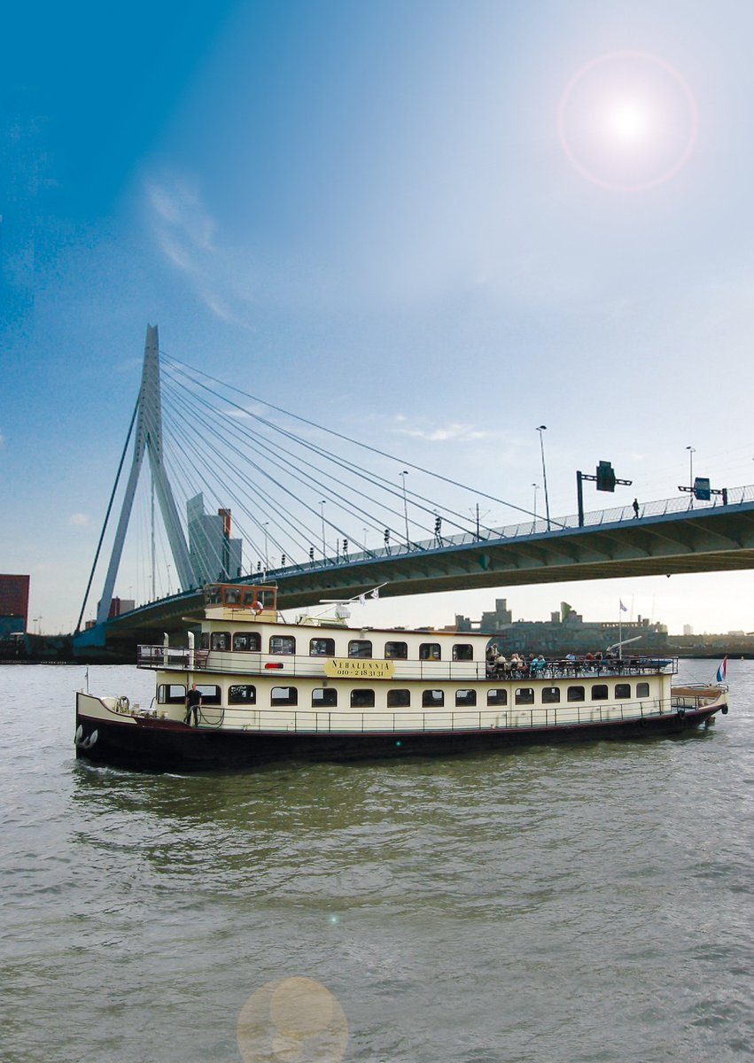 NapPasNL's tweet photo. De #Skyline van #Rotterdam beleven met je #NapPas, lees dan ons nieuwe Blog, https://t.co/y73x85RyuM https://t.co/vnv9tp5chf