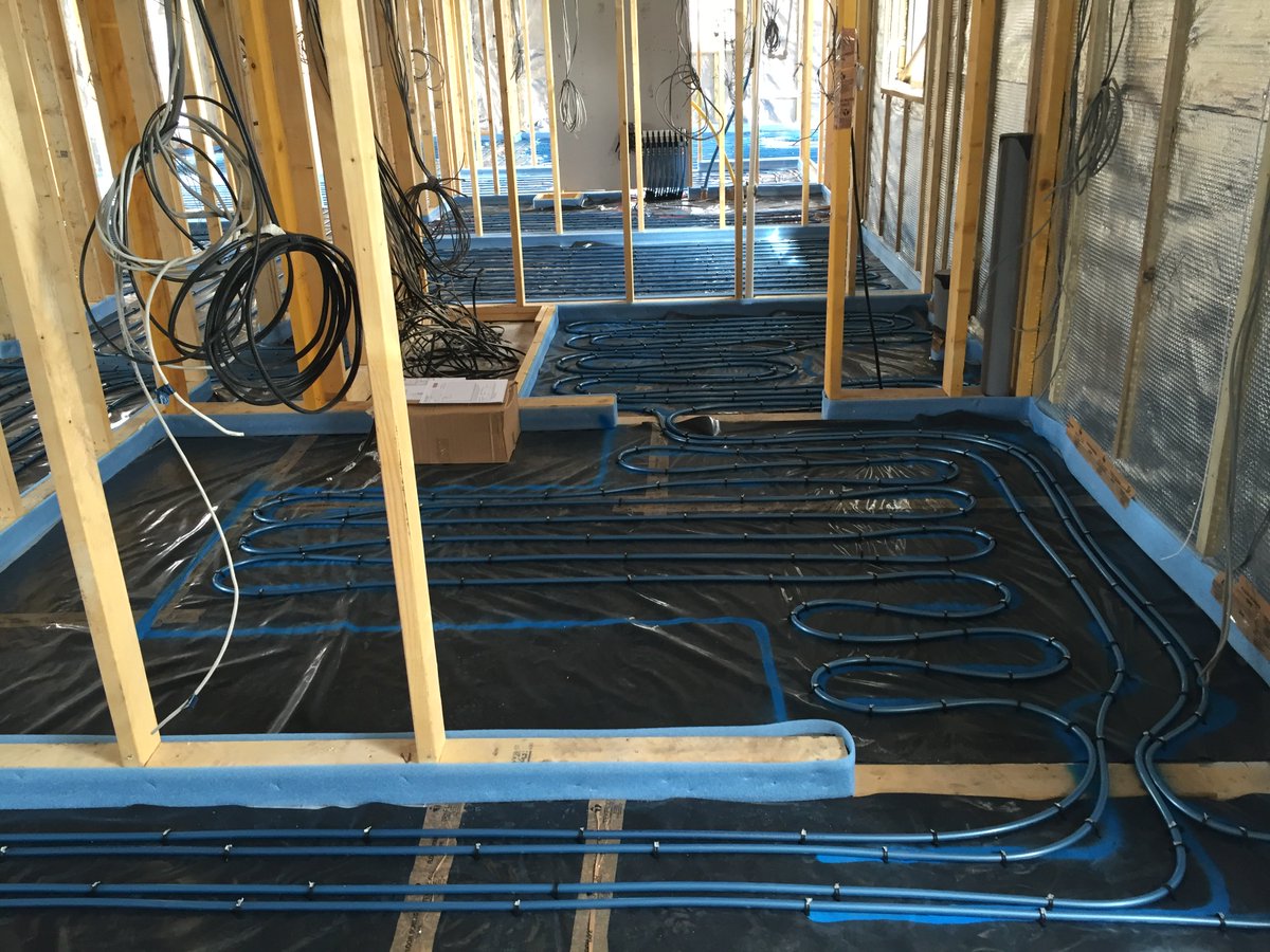 RobotUFH's tweet image. Nice bungalow completed, screeders started this morning, customer delighted.