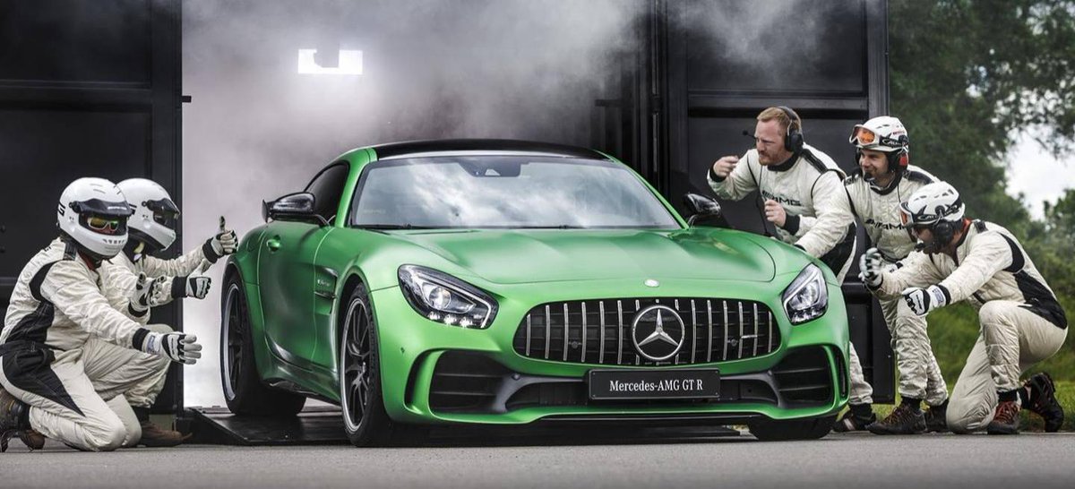 DrivingHaard's tweet photo. Hoonigan News: lo mas extremo de Mercedes ahora mismo, el AMG GT-R. https://t.co/ZLlKWfLNJf