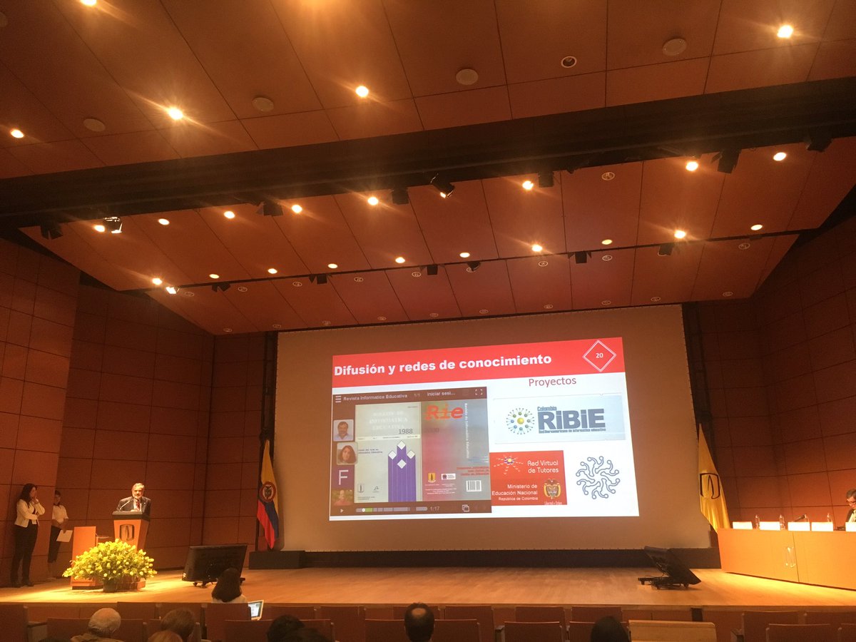 jaroldiazc's tweet photo. Álvaro Galvis: se requiere un eje de difusión y redes de conocimiento para mostrar el sentido #ConectaTE330 https://t.co/voEr65PC2U