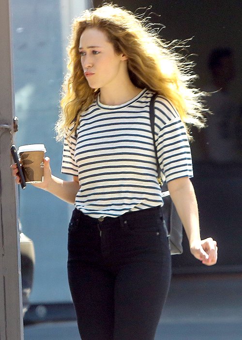 clexasource's tweet photo. [PICTURES] Alycia leaves photoshoot for Vogue Italia in Los Angeles - 24/06 (via hqcelebs) https://t.co/6FM3AcUNvn