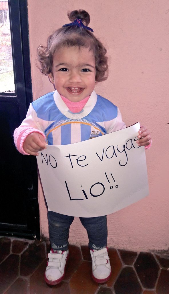 JesiOtero's tweet photo. #MiMensajeAMessi #NoTeVayasLio Queremos seguir viendote con nuestros colores, ¡¡¡ORGULLO!!! https://t.co/VW0JKezz3I