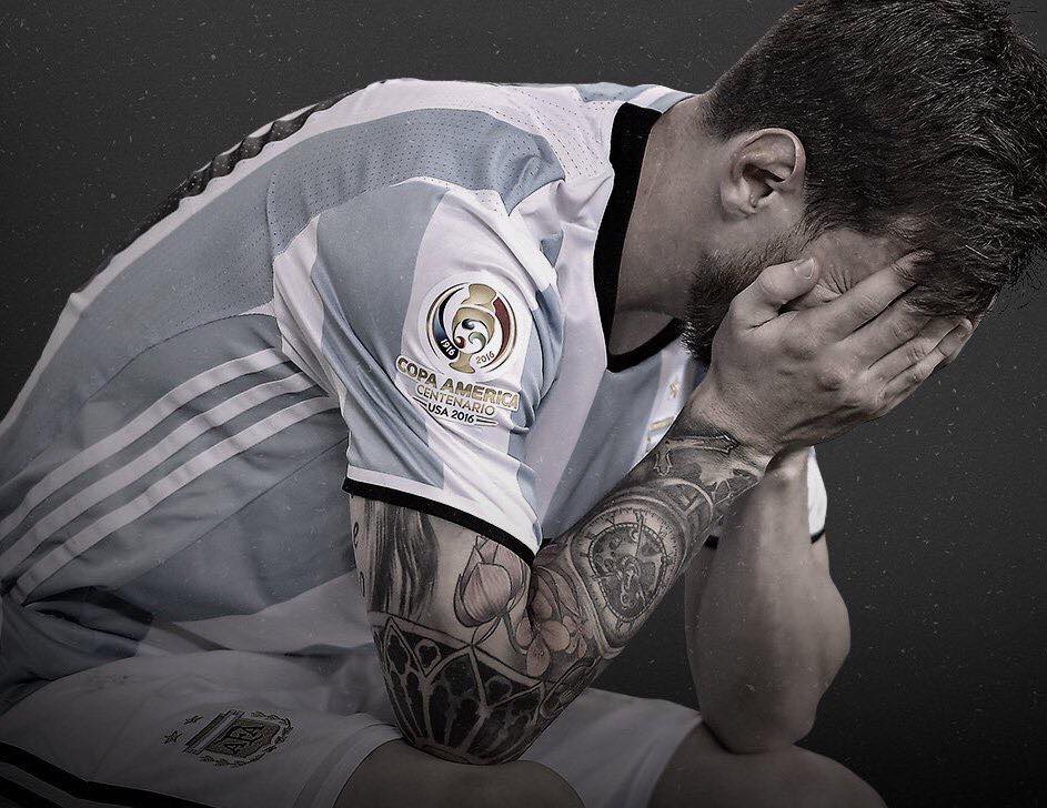 Futbool_Fotos's tweet photo. No pierde Argentina, pierde el fútbol con tu retiro. https://t.co/l4v8OxYQRY