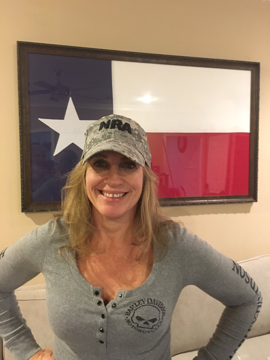 retrojen99's tweet photo. @realDonaldTrump I've got your six!! #TrumpGirlsBreakTheInternet #Trump2016 #MakeAmericaGreatAgain #DownWithKillary https://t.co/iM8B3JMJyn