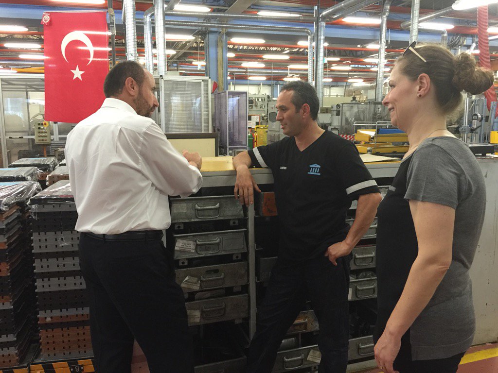 Siemens (Kartal) işyeri 16-24 vardiyasında çalışan üyelerimizi ziyaret ederek Yaklaşan Ramazan Bayramlarını kutladık