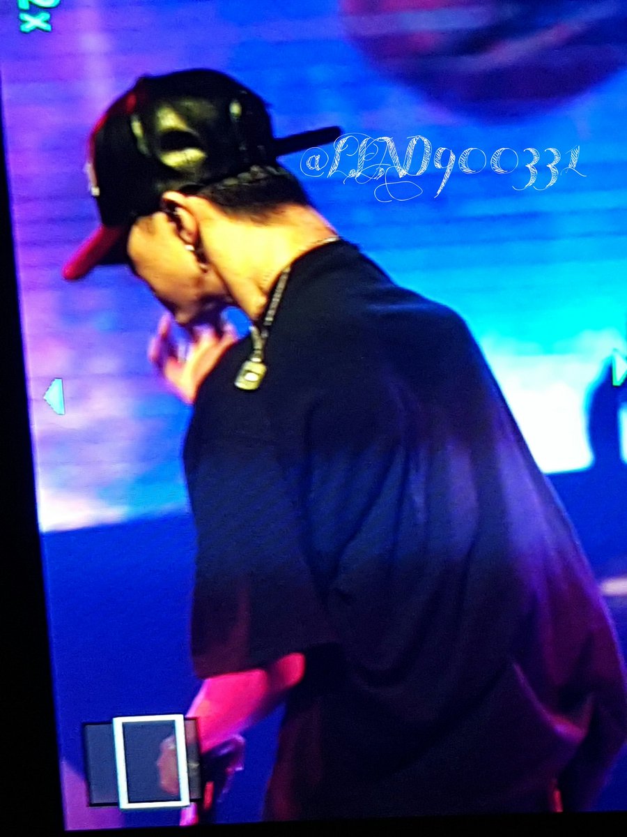 LEAD900331's tweet photo. {PREVIEW}160627 LOE AWAKE 싱가포르 #LOE2016SG #방용국 https://t.co/KHvtWILmyV