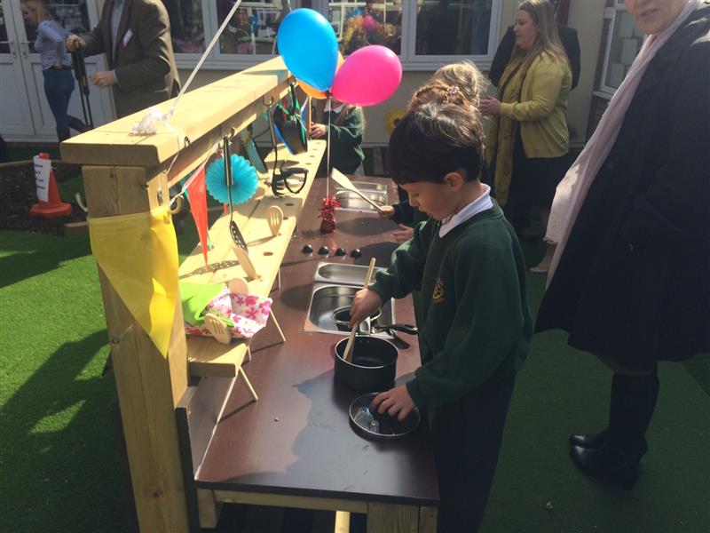 PentagonPlayUK's tweet image. We reveal why #pretendplay is important for child development - buff.ly/28YFUCb  #playmatters #EYFS