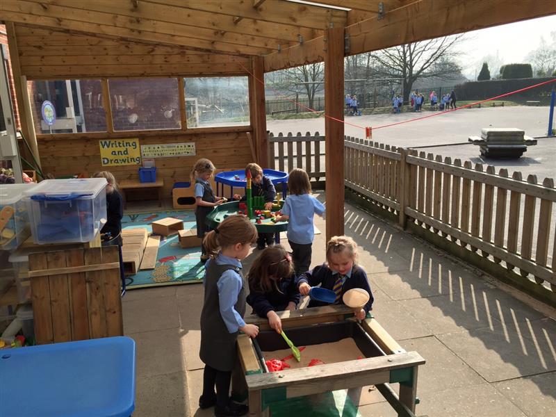 PentagonPlayUK's tweet image. We reveal why #pretendplay is important for child development - buff.ly/28YFUCb  #playmatters #EYFS